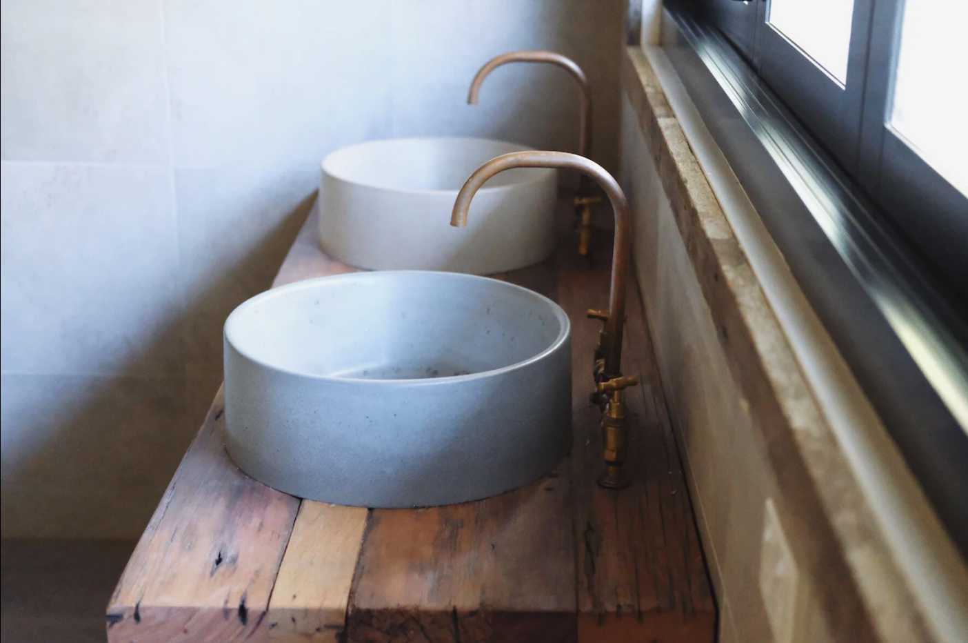 Basin tap
